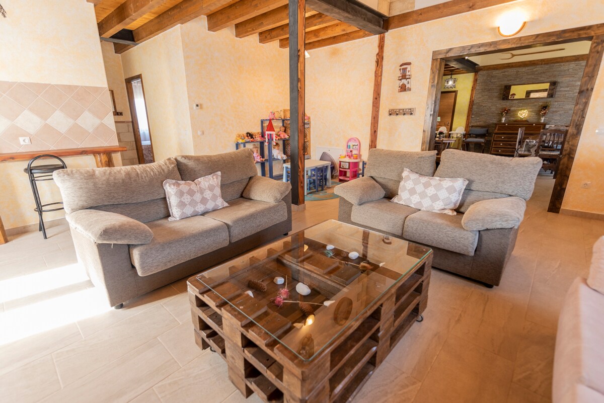 Casa Entre Hoces-10-12pax-Garden and barbecue 3