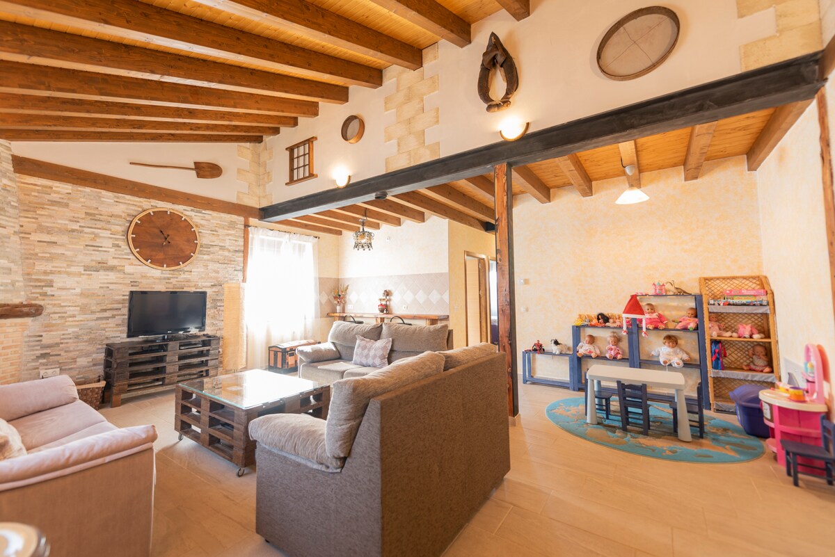 Casa Entre Hoces-10-12pax-Garden and barbecue 4