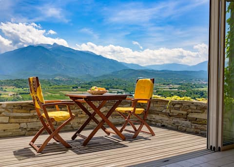 L'Olivette stunning view, swimming pool, comfort