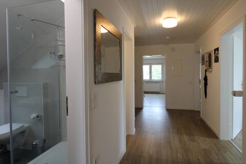 Spacious 4-bedroom apartment in Walldorf with west-facing balcony