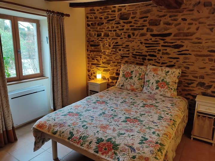 غرفة نوم، سرير مزدوج