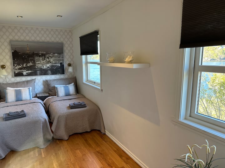 Segundo dormitorio doble. Super king size 180*200cm o camas individuales 90*200cm.