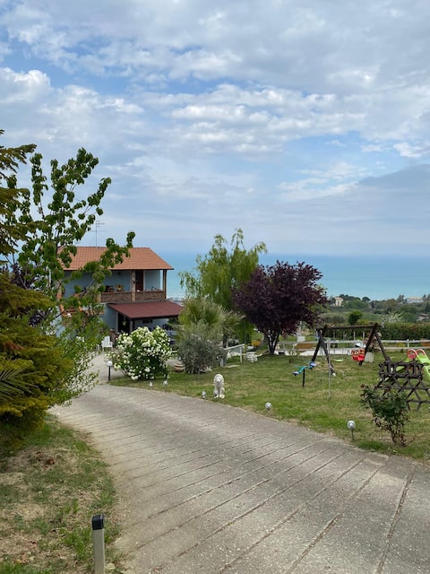 Annuncio Airbnb popolare: Emilia's House a Roseto Degli Abruzzi