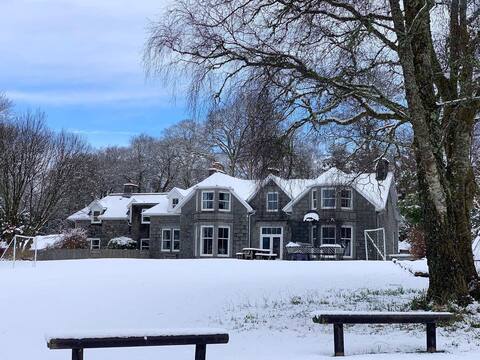 Entire villa in stunning W Highland location.