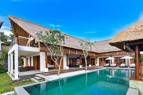 Sali Sing Sing: New 5-starvilla with amazing view!