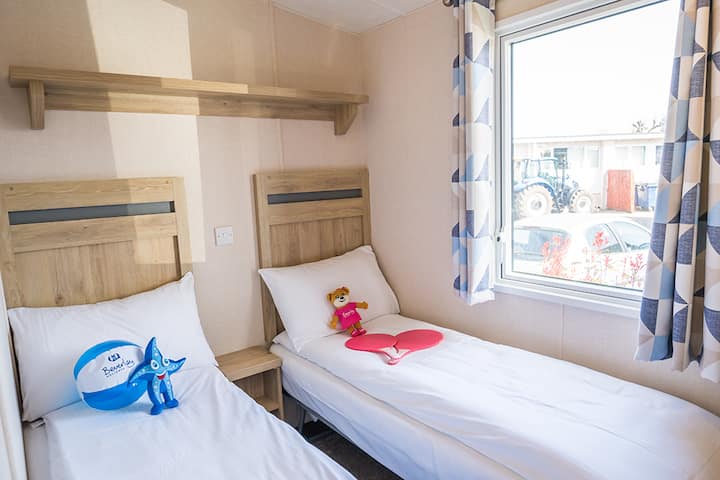 带两张单人床的双人房-提供床上用品。