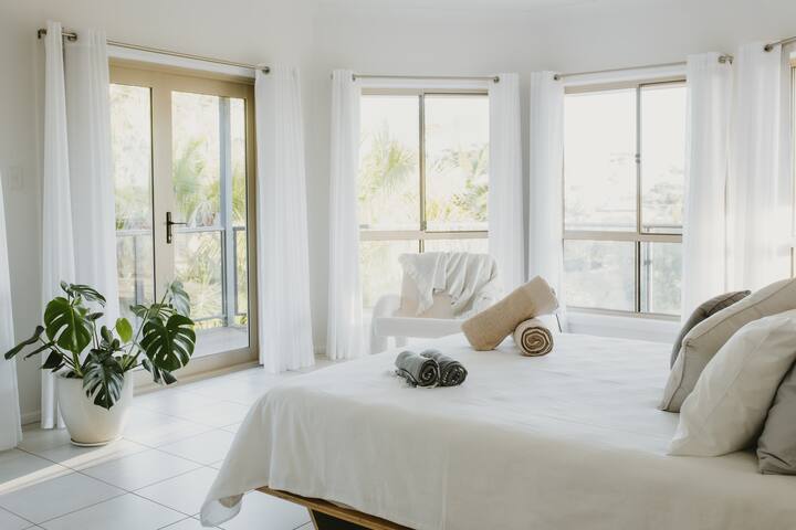 Noku Beach House gallery image 3