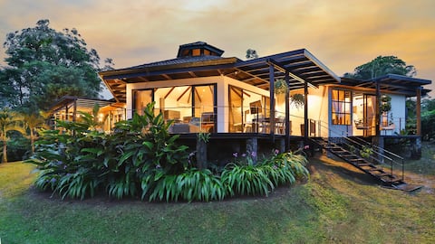 Arenal Kabata luxury infinity and jacuzzi spa