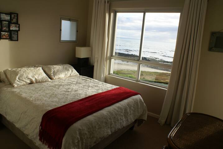 Flat B406 on the beach in a golf secure estate