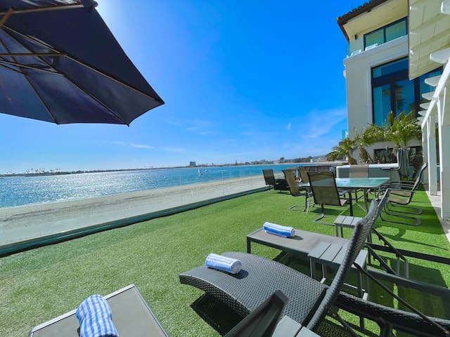 Prime Waterfront Home on Sail Bay!