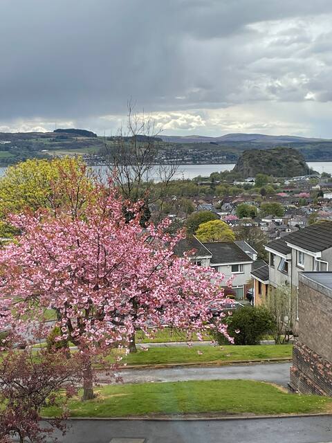 Dumbarton Home With A View, Close To Loch Lomond