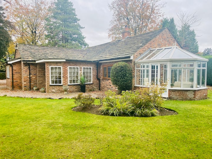Mere Fold Cottage Bungalows for Rent in Cheshire East, England