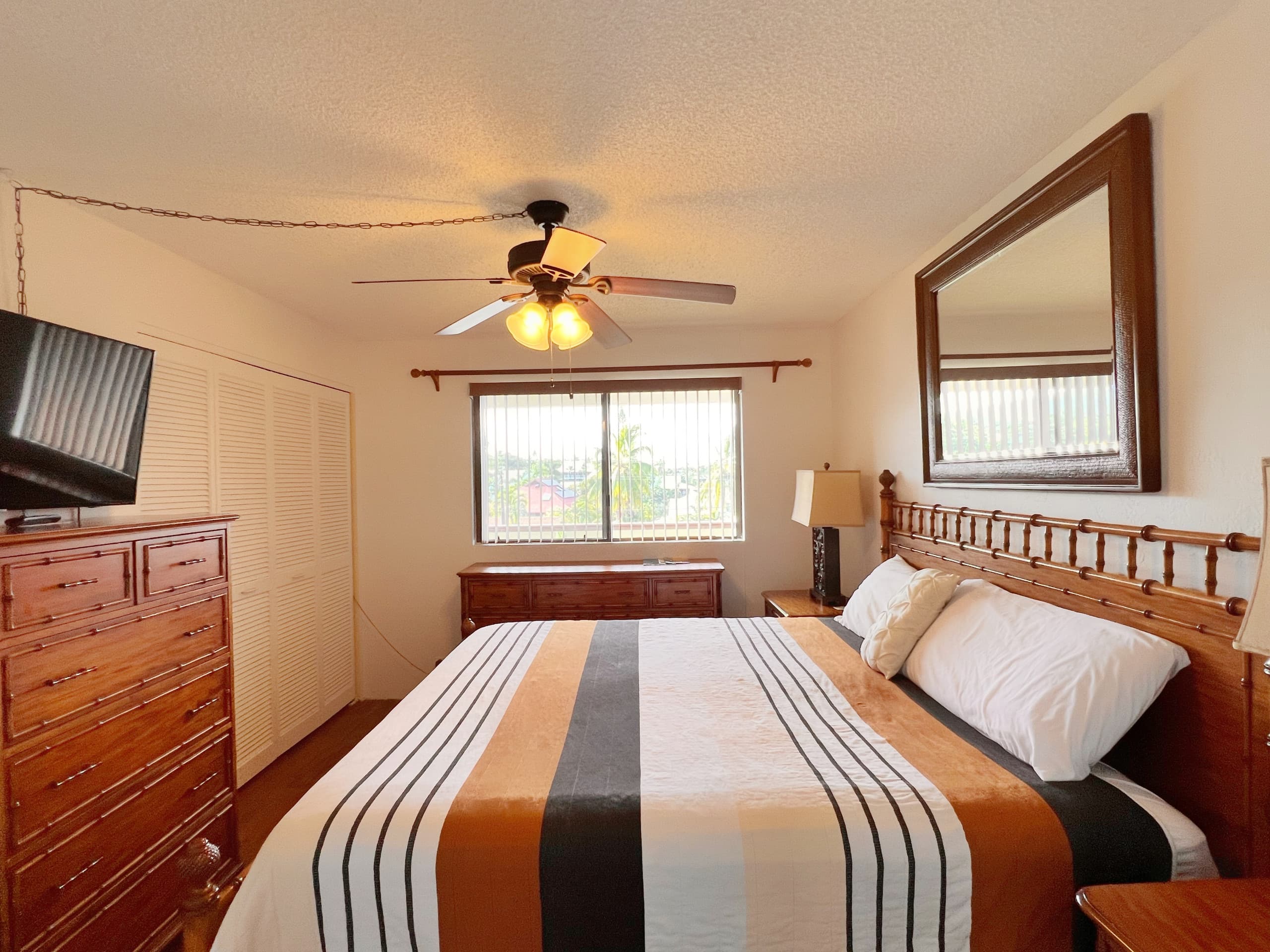 Condo in Kailua-Kona · ★4.93 · 2 bedrooms · 2 beds · 2 baths - Image 9