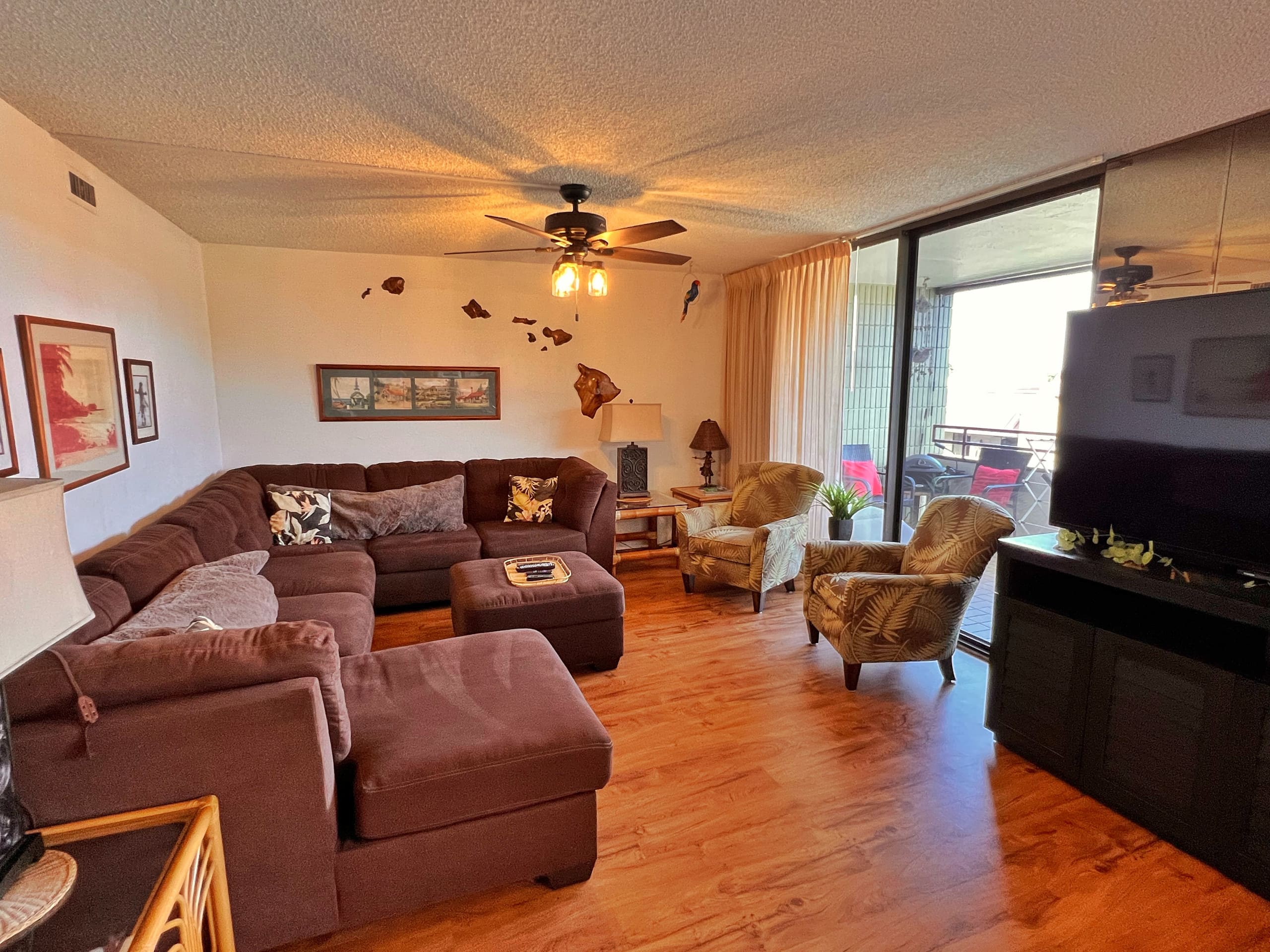 Condo in Kailua-Kona · ★4.93 · 2 bedrooms · 2 beds · 2 baths - Image 2