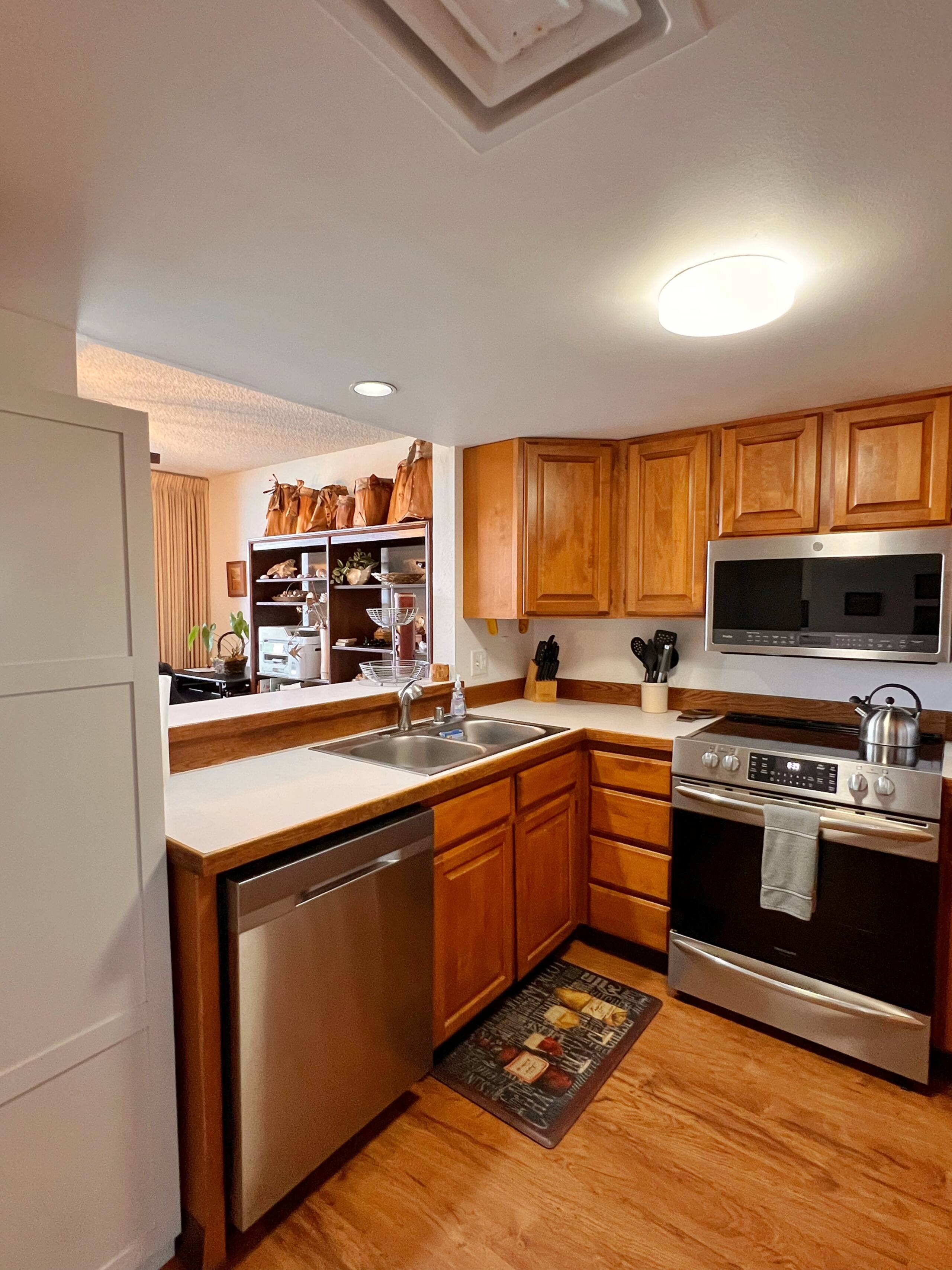 Condo in Kailua-Kona · ★4.93 · 2 bedrooms · 2 beds · 2 baths - Image 6