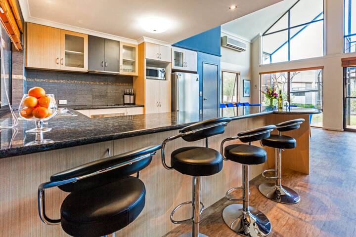 Dunsborough Family Friendly 5 bedroom gallery image 2