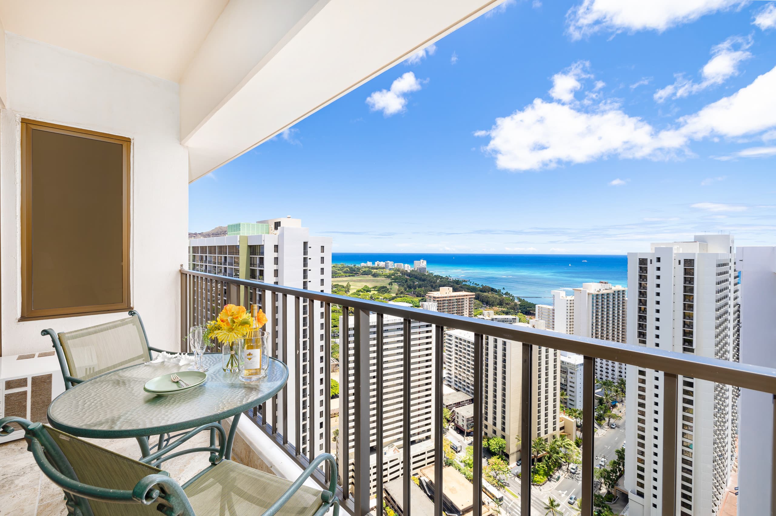 Condo in Honolulu · ★4.88 · 1 bedroom · 1 bed · 1 private bath - Image 19