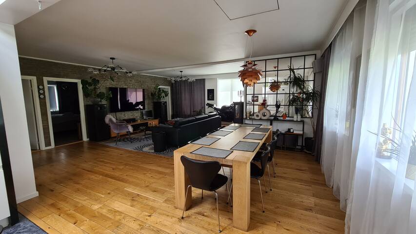 Comfortable home with free parking gallery image 3