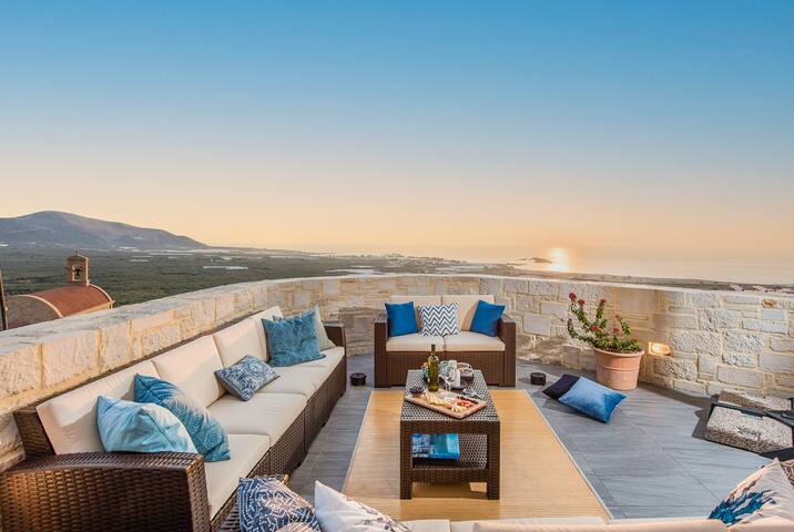 Villa Galatia I Free*heated pool, ideal for groups gallery image 2