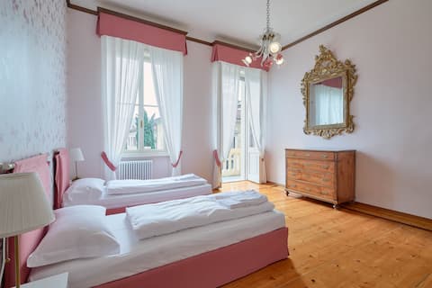 Unique 4 bedrooms apartment in Liberty style villa