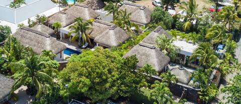 Navani 3 bedroom private villa & pool- beach 500m