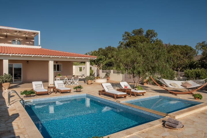 Holiday house Filothei with pool and amazing view