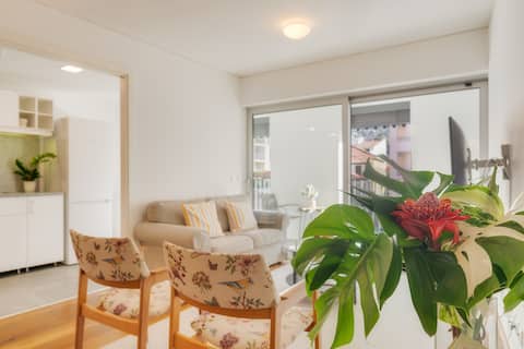 Top Airbnb: Casa da Praça - Two bedroom apartment square view em Madeira
