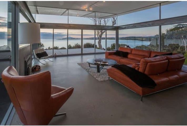 Avalon Coastal Retreat