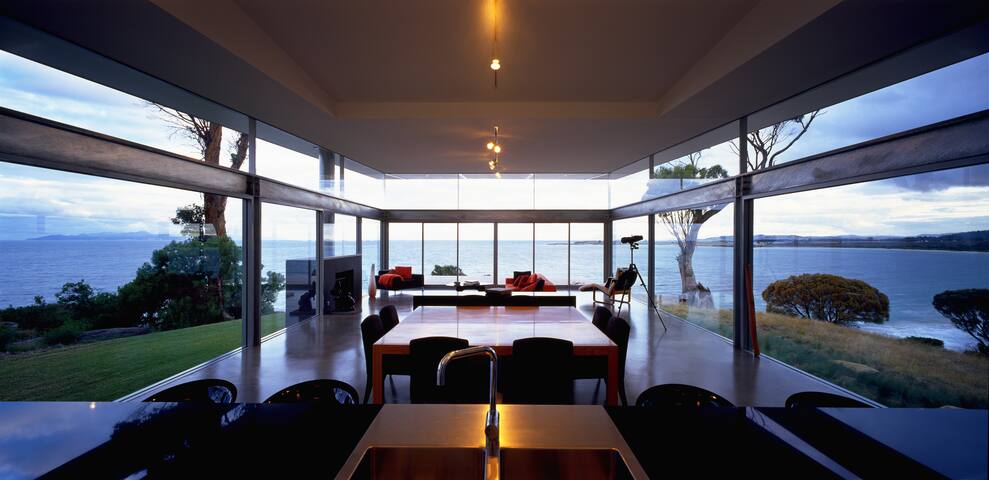 Avalon Coastal Retreat gallery image 2