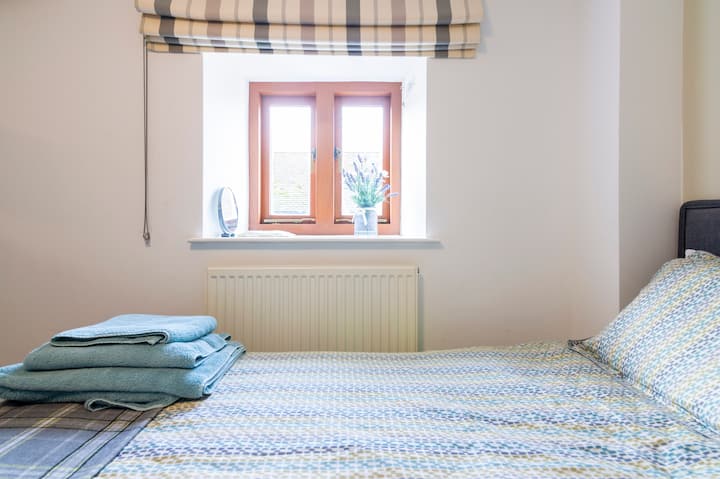 Twin Bedroom
