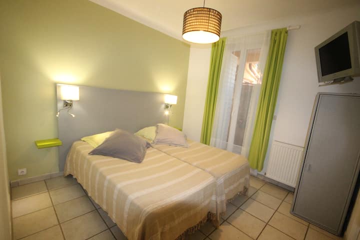 3号卧室，配备两张床。