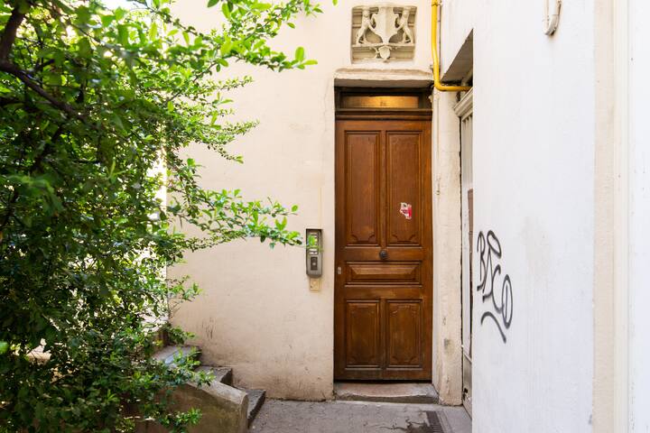 Duplex 120 sqm – View of the river – Presqu’île gallery image 5