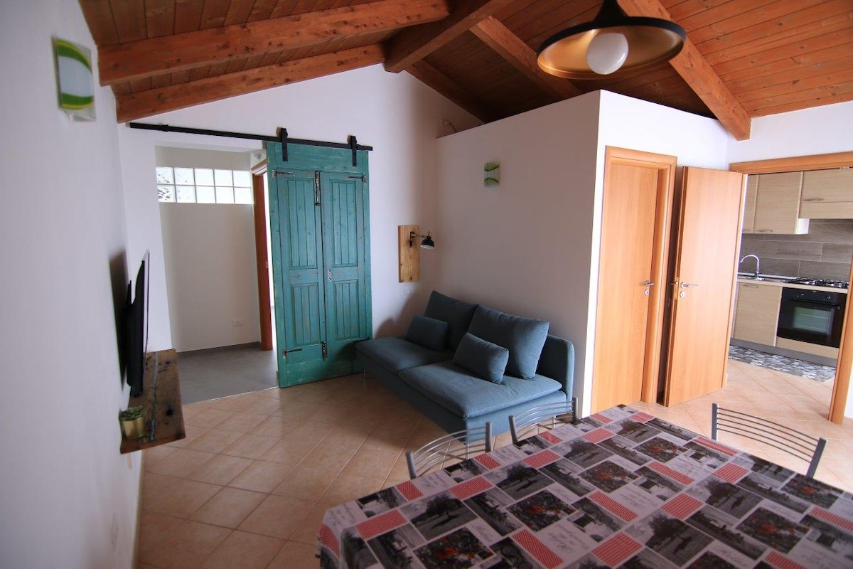 Popular Airbnb listing: The Fox Lodge 2 Portopino - CIN IT111070C2000P7152 in Sant'anna Arresi