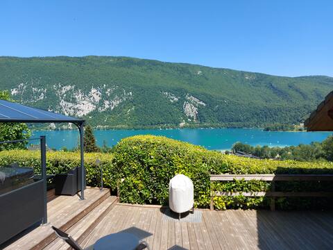 House + pool + jacuzzi + sauna + lake view