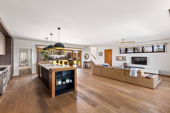 Emerald Beach Home with a View gallery image 2