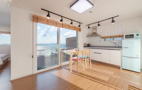 Belluga - A private container house with a different kind of fun