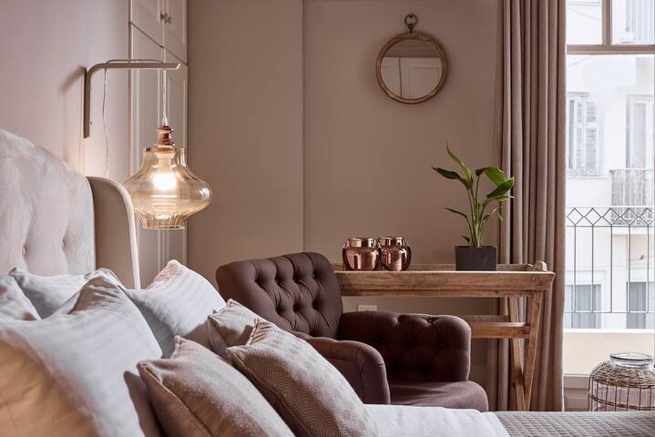 Plaka’s Villa with Breathtaking Acropolis View gallery image 3