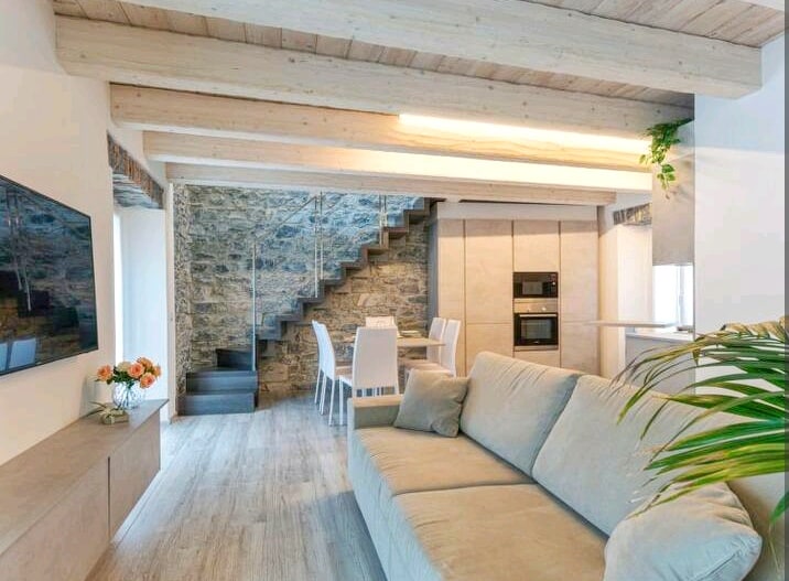 Propriété Airbnb réussie: OLGA HOUSE Lake view-historical center à Argegno