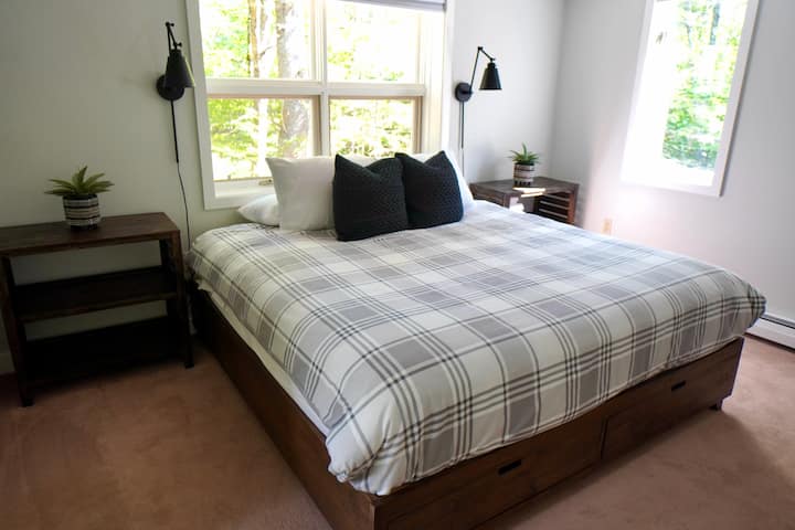 King bedroom (2nd floor)
