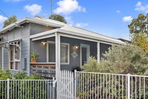 Jack's House 2 Pet Friendly B&B in Mill Street