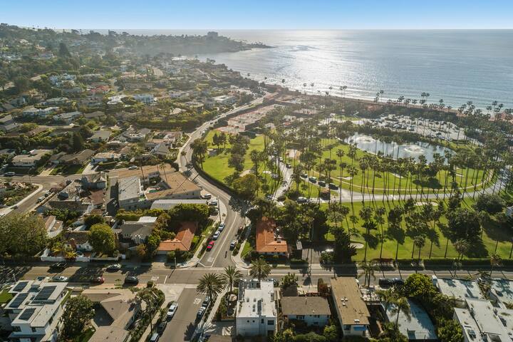 La Jolla Modern Beach House gallery image 4