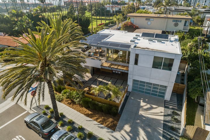 La Jolla Modern Beach House gallery image 3