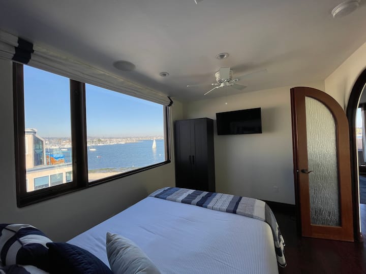 ¡Casa Ballena, lujosa en la bahía!