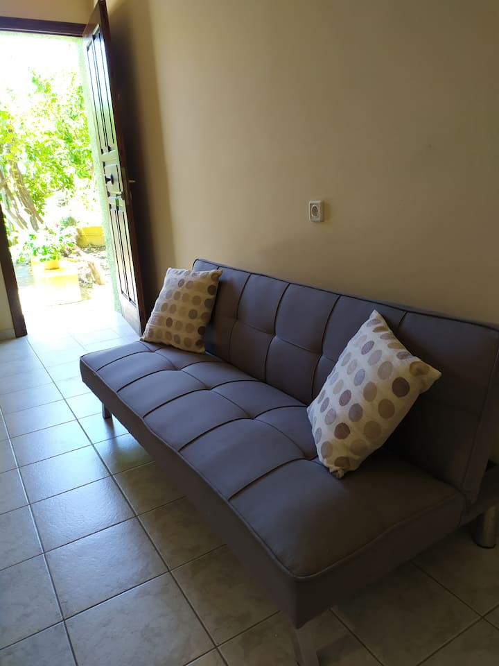 ספה נפתחת לשניים