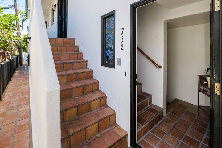 Beachy Keen Townhome on Jersey Crt! Steps to Sand gallery image 2