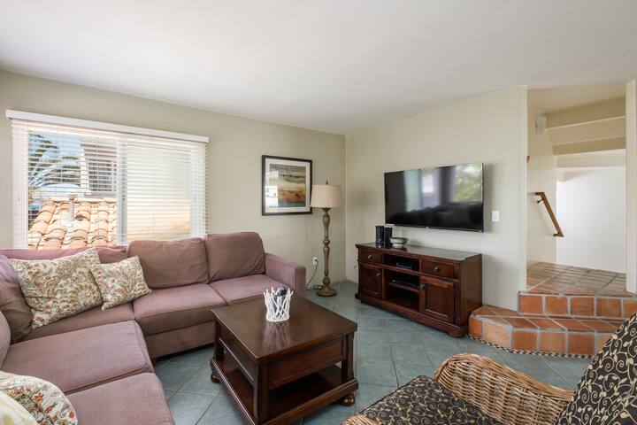 Beachy Keen Townhome on Jersey Crt! Steps to Sand gallery image 3