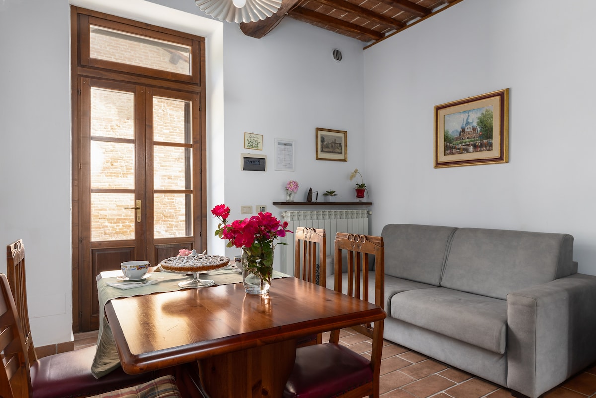 Popular Airbnb listing: Wonderful Farmhouse Unique landscape in Castiglione Del Lago