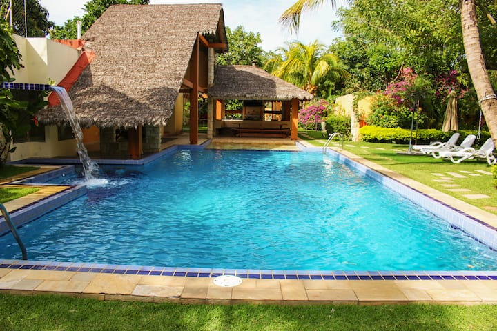 Gorgeous Villa (end of month special rate!)