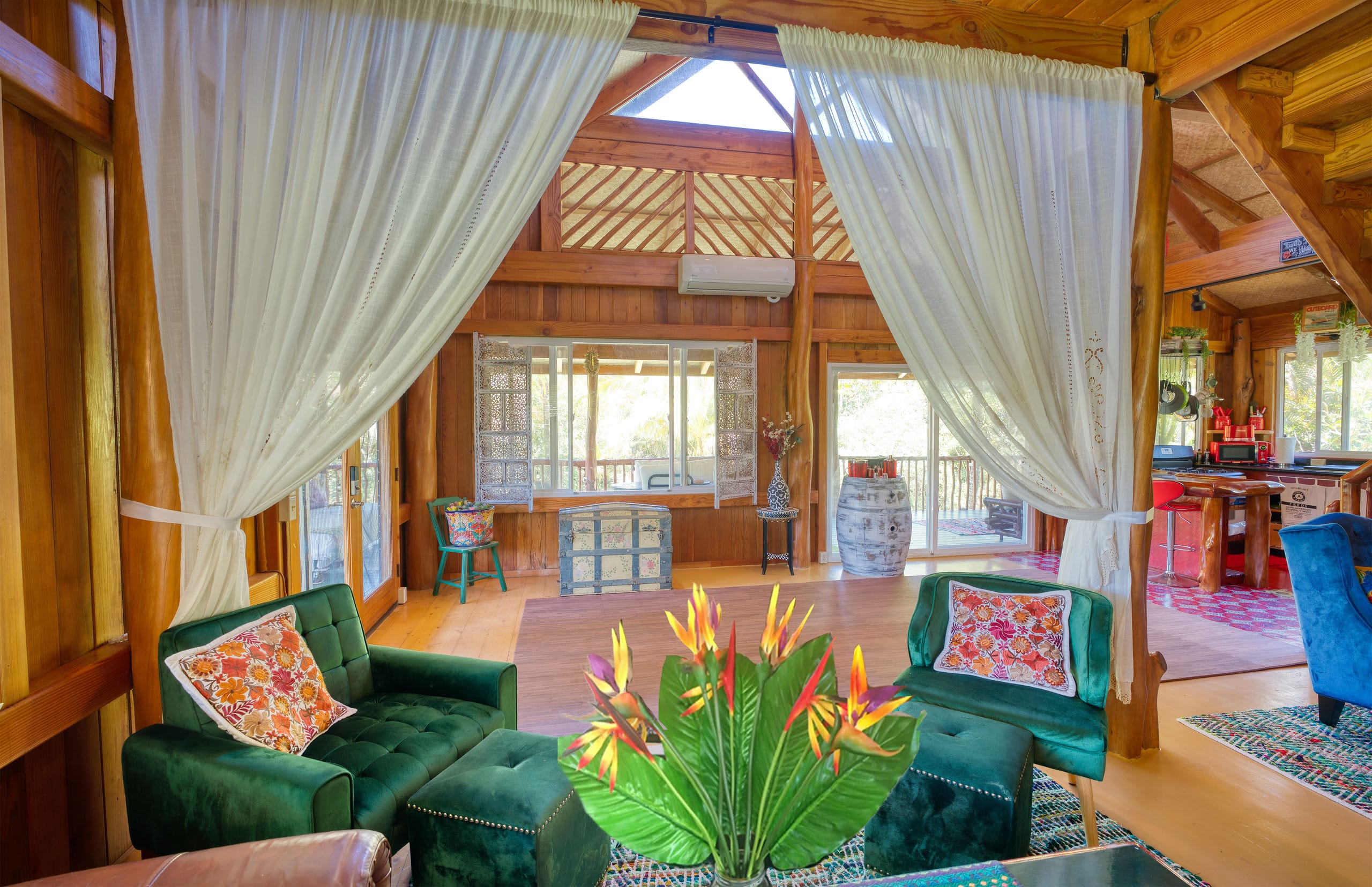 Cabin in Hawaiian Paradise Park · ★4.85 · 3 bedrooms · 4 beds · 1.5 private baths - Image 2
