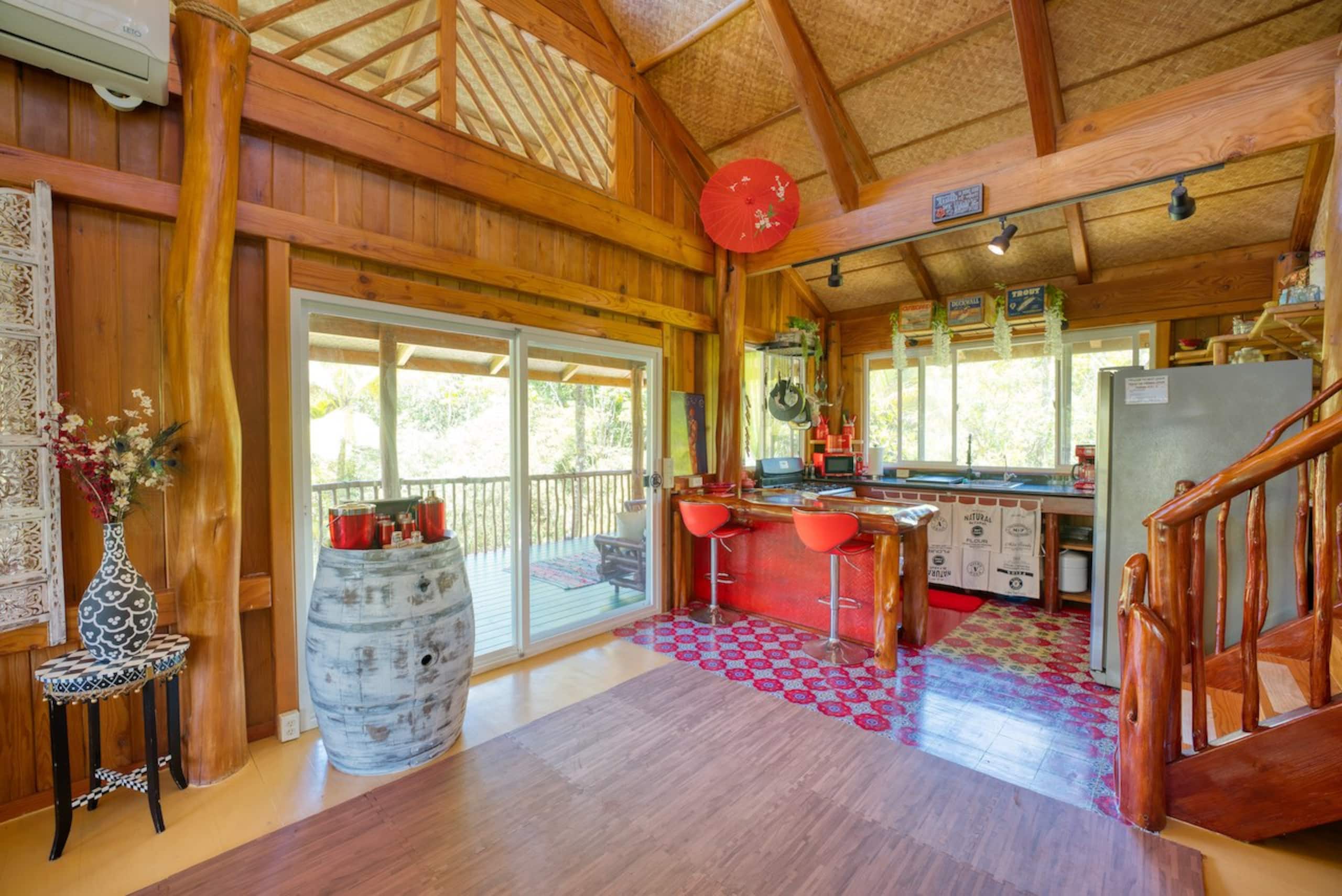 Cabin in Hawaiian Paradise Park · ★4.85 · 3 bedrooms · 4 beds · 1.5 private baths - Image 6